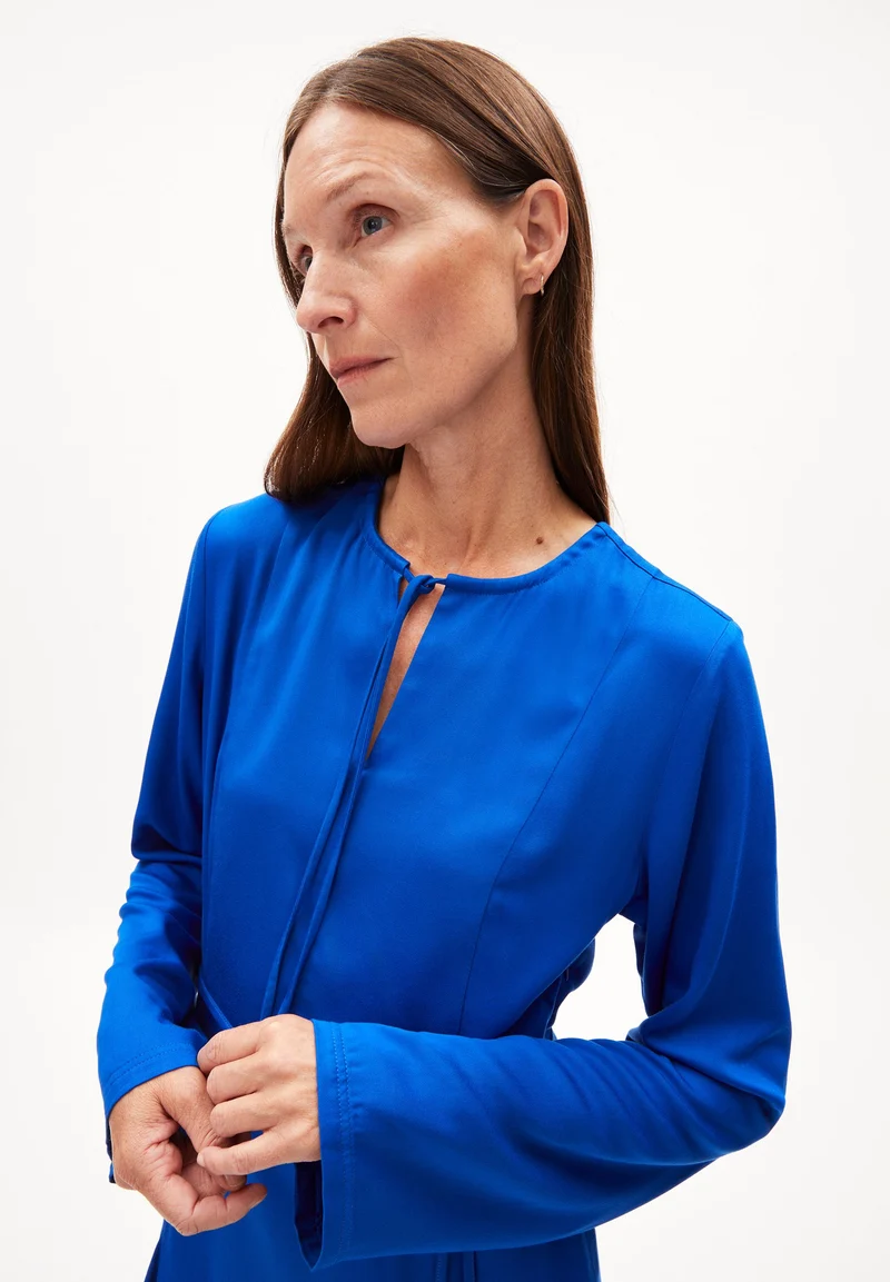 MARIOLAANA | dynamo blue