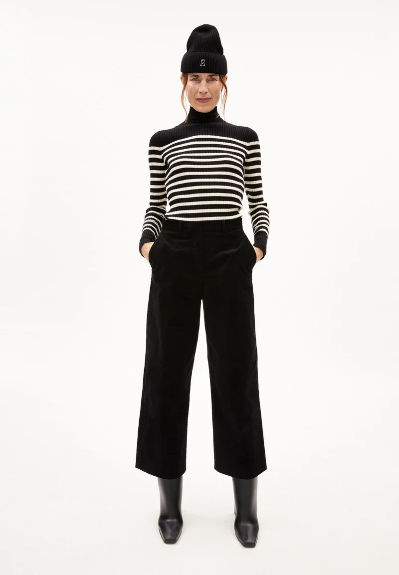 ALAANIA PLACED STRIPES | black-oatmilk