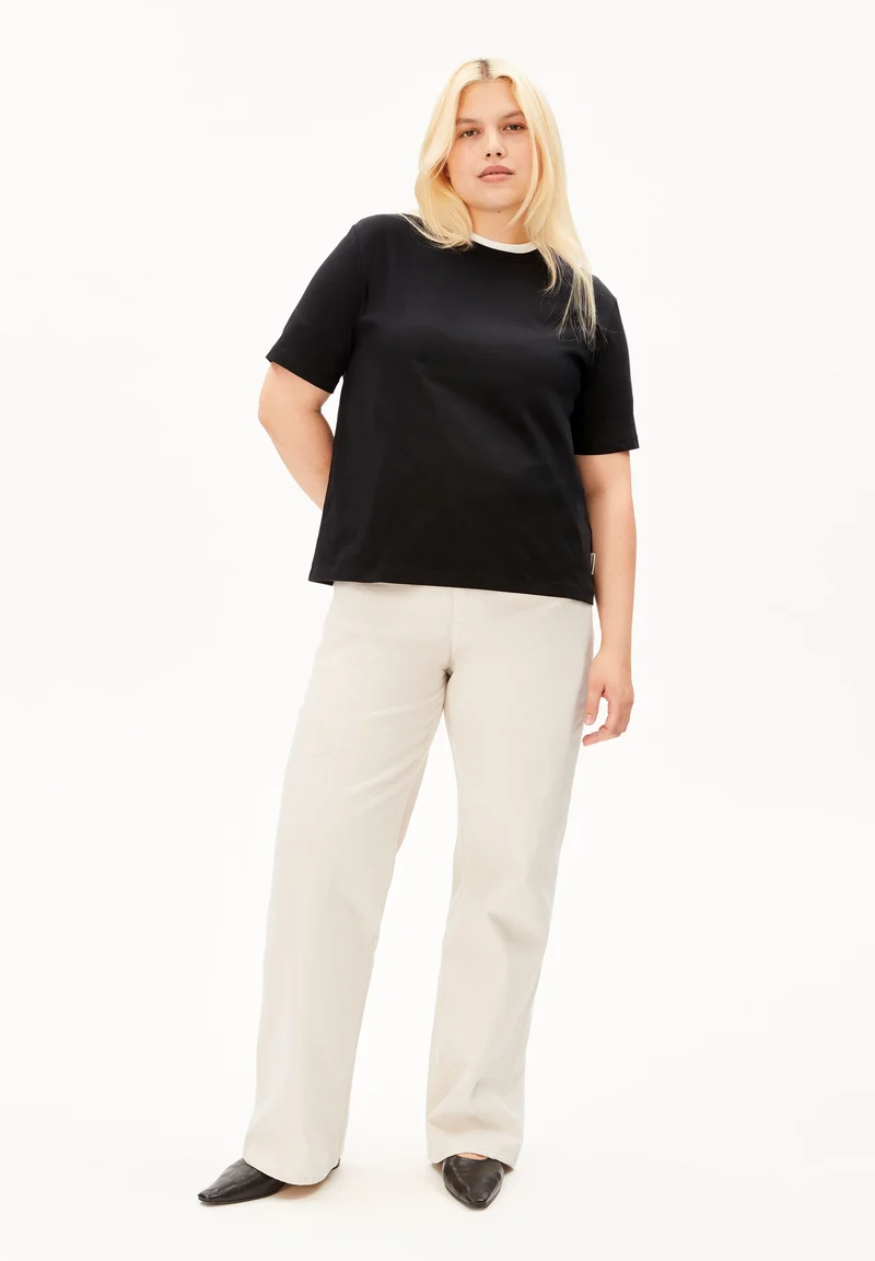 LUALAA T-SHIRT | black