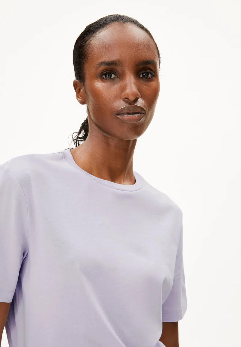 LUALAA T-SHIRT | soft lilac