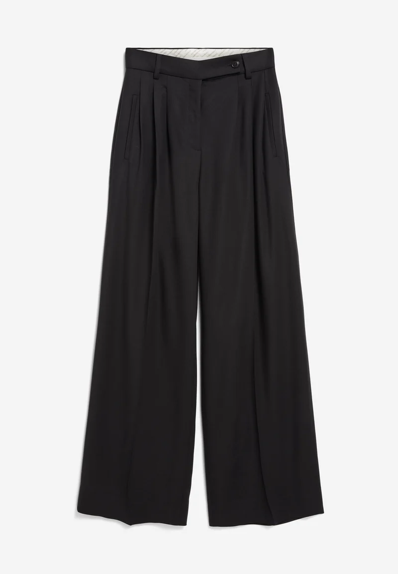 KAAYUA | black