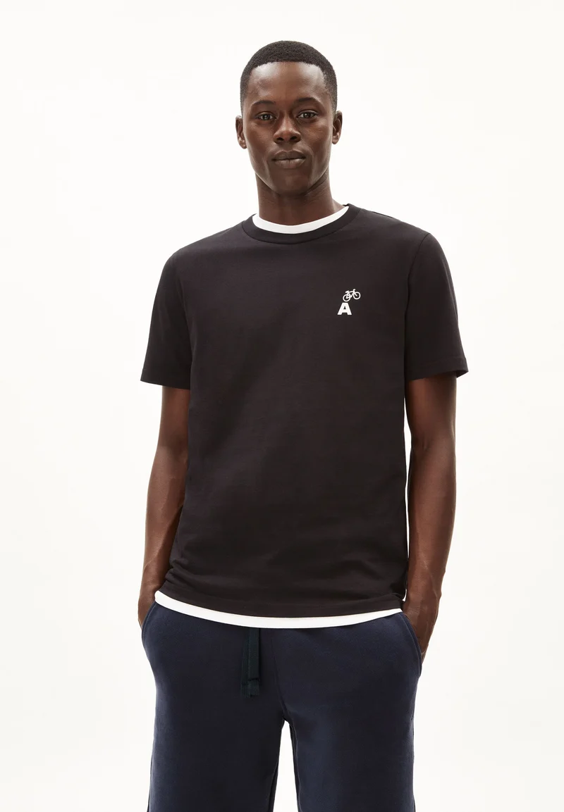 JAAMES FLOWAA | black