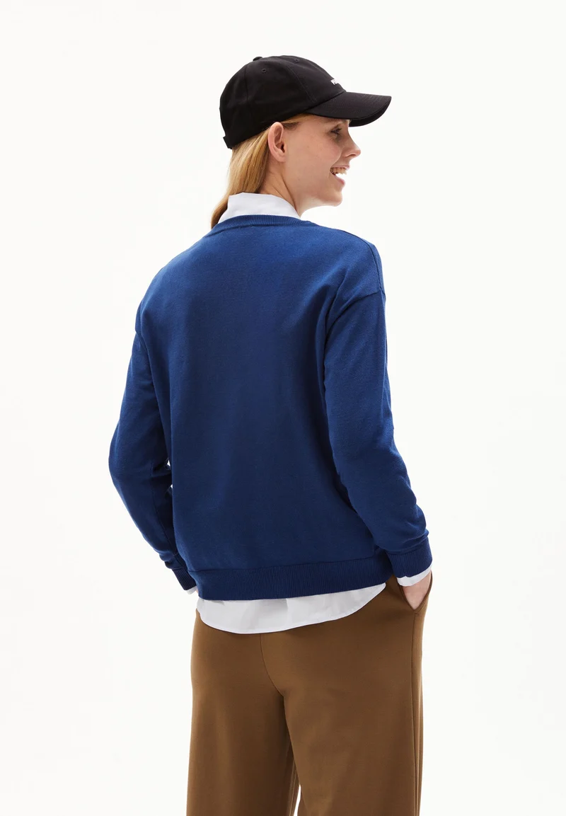 LARUNAA | faded indigo