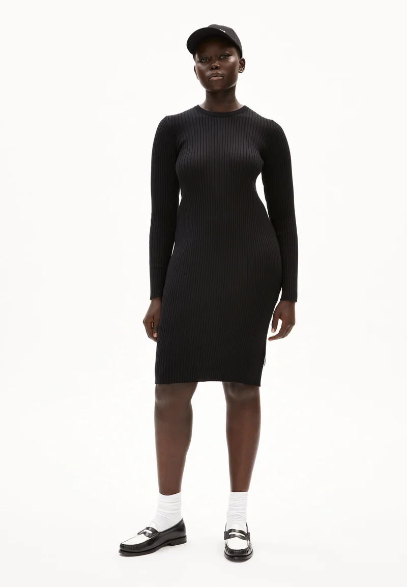 LIAA RN | black
