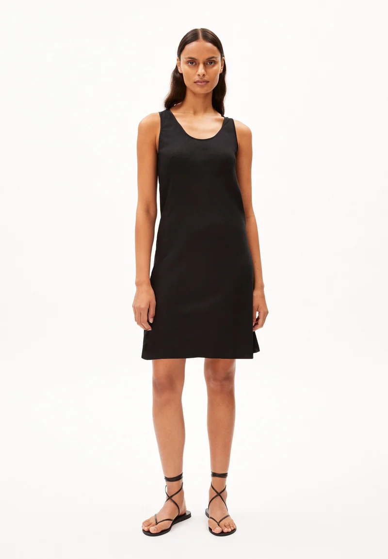 LINNERAA | black