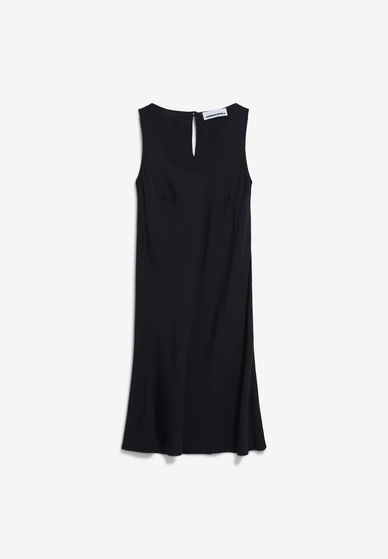 LINNERAA | black