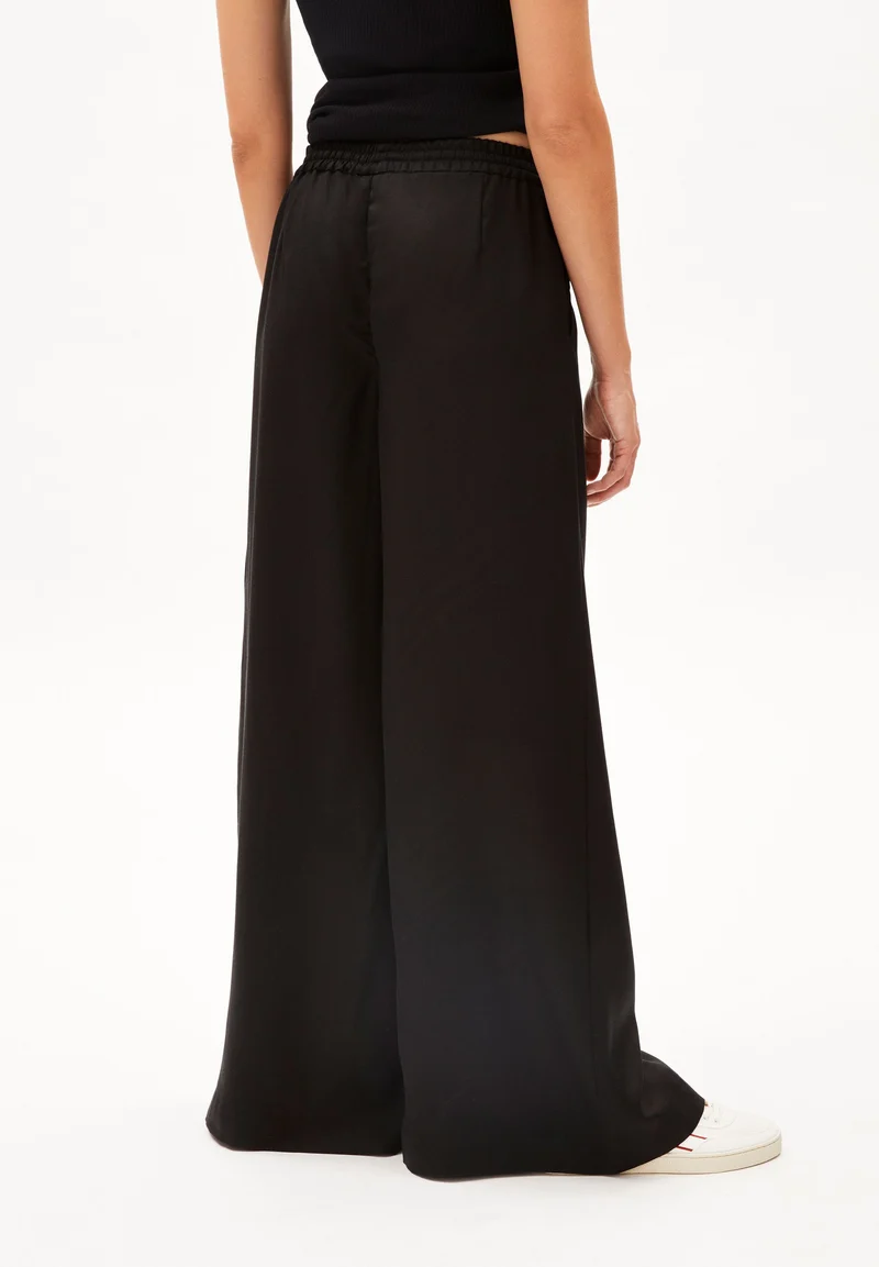 KAADIA WIDE | black