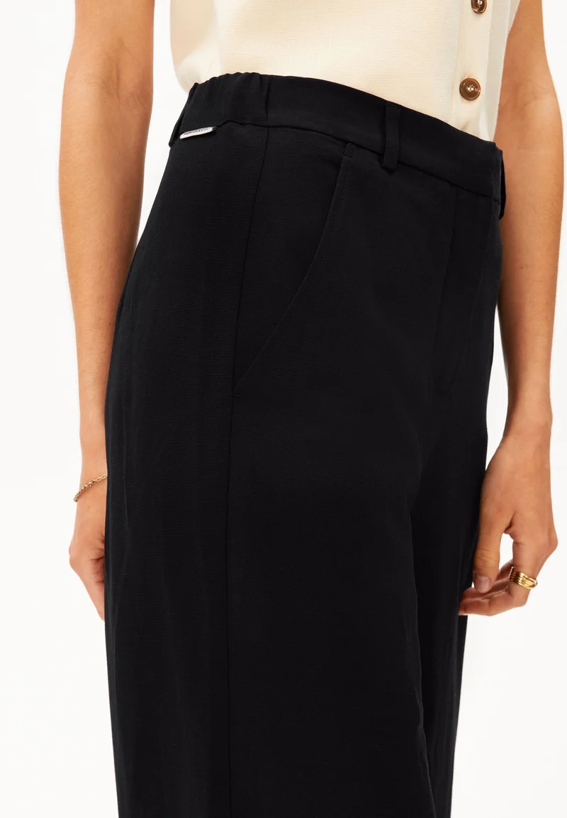 CAARUNUS LINO HOSE | black