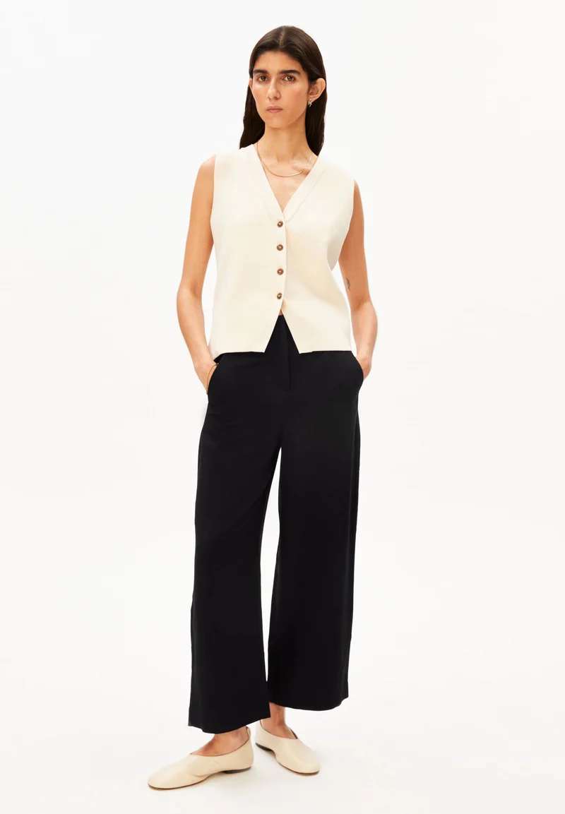 CAARUNUS LINO HOSE | black