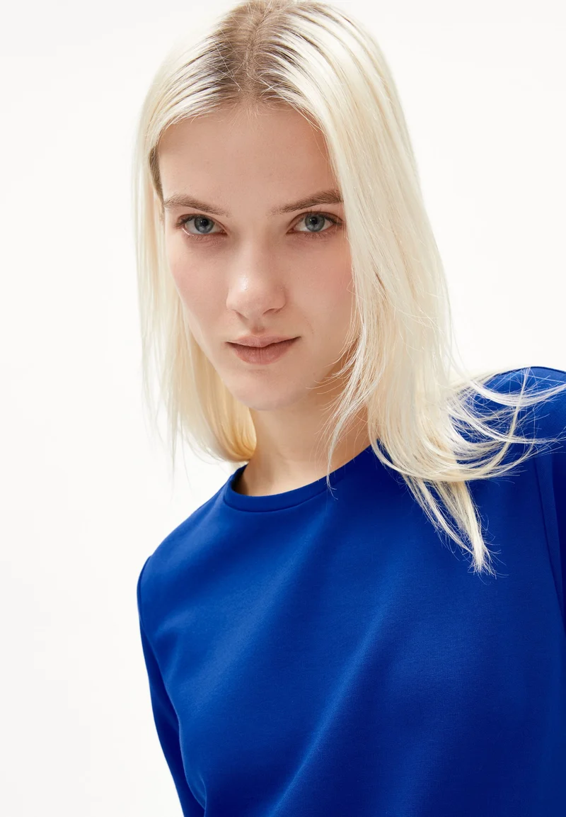 MAARILIANA KLEID | lapis blue