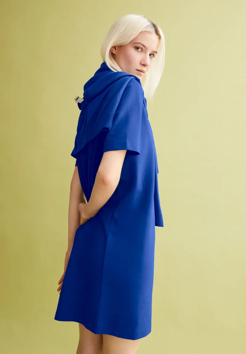 MAARILIANA KLEID | lapis blue