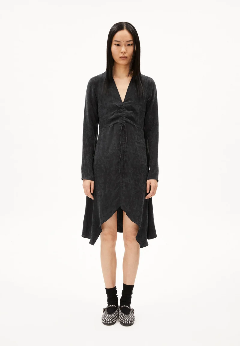 TINRAA JACQ | black