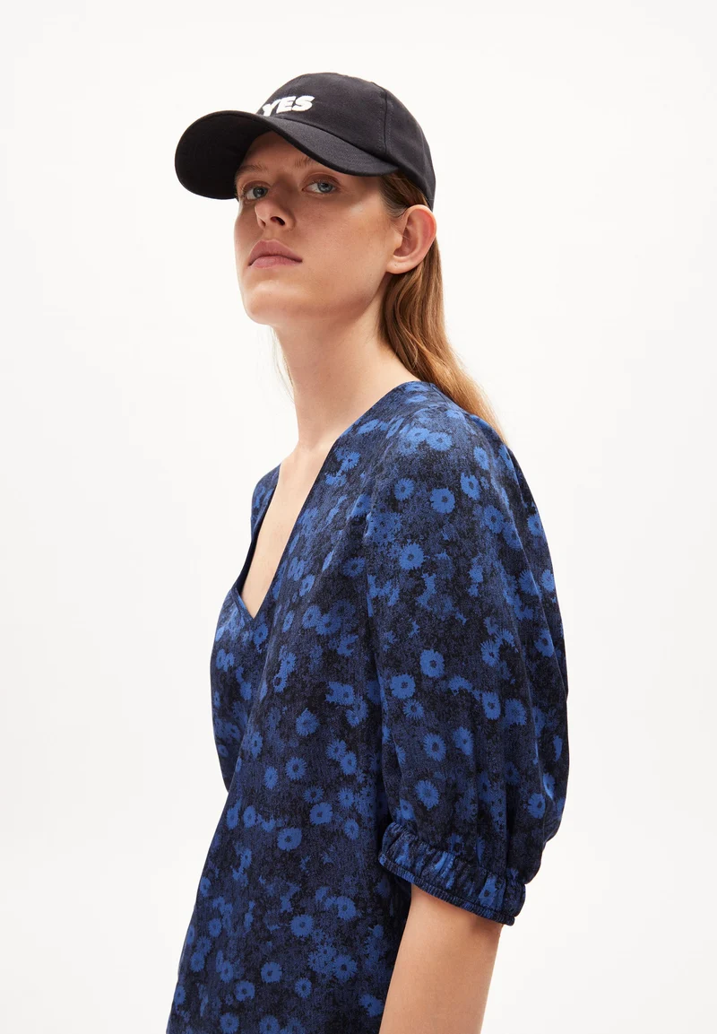SAARITA MILLES FLEURS | night sky