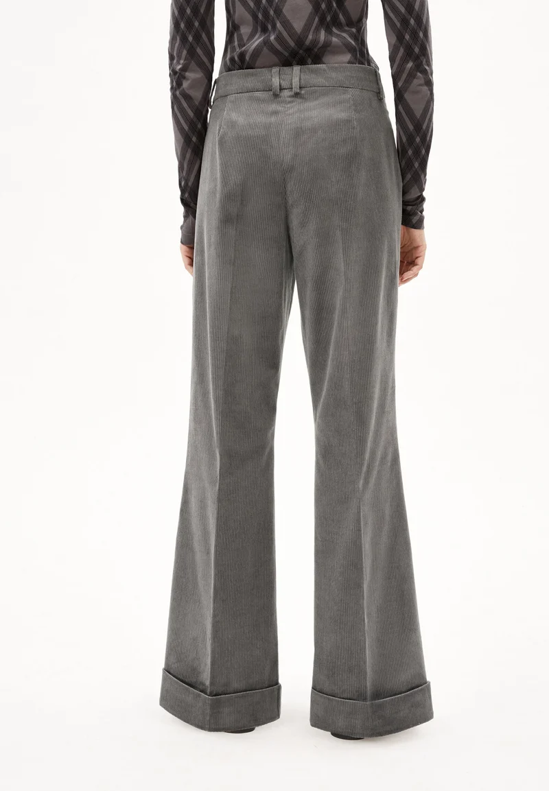 XELLAA CORDUROY | iron cast