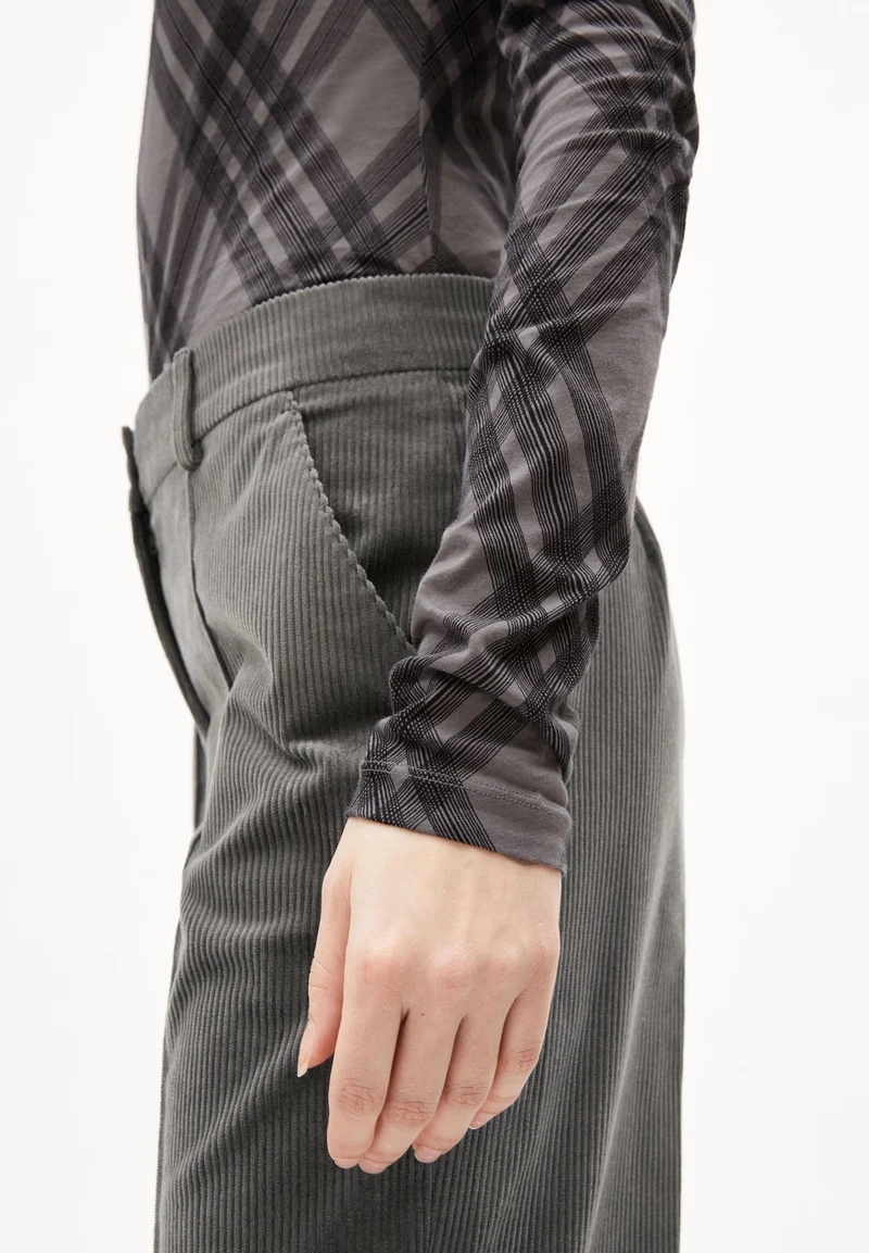 XELLAA CORDUROY | iron cast
