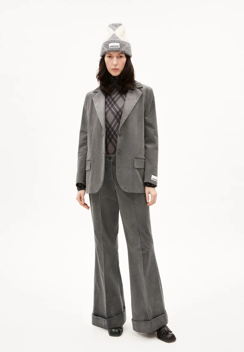 XELLAA CORDUROY | iron cast