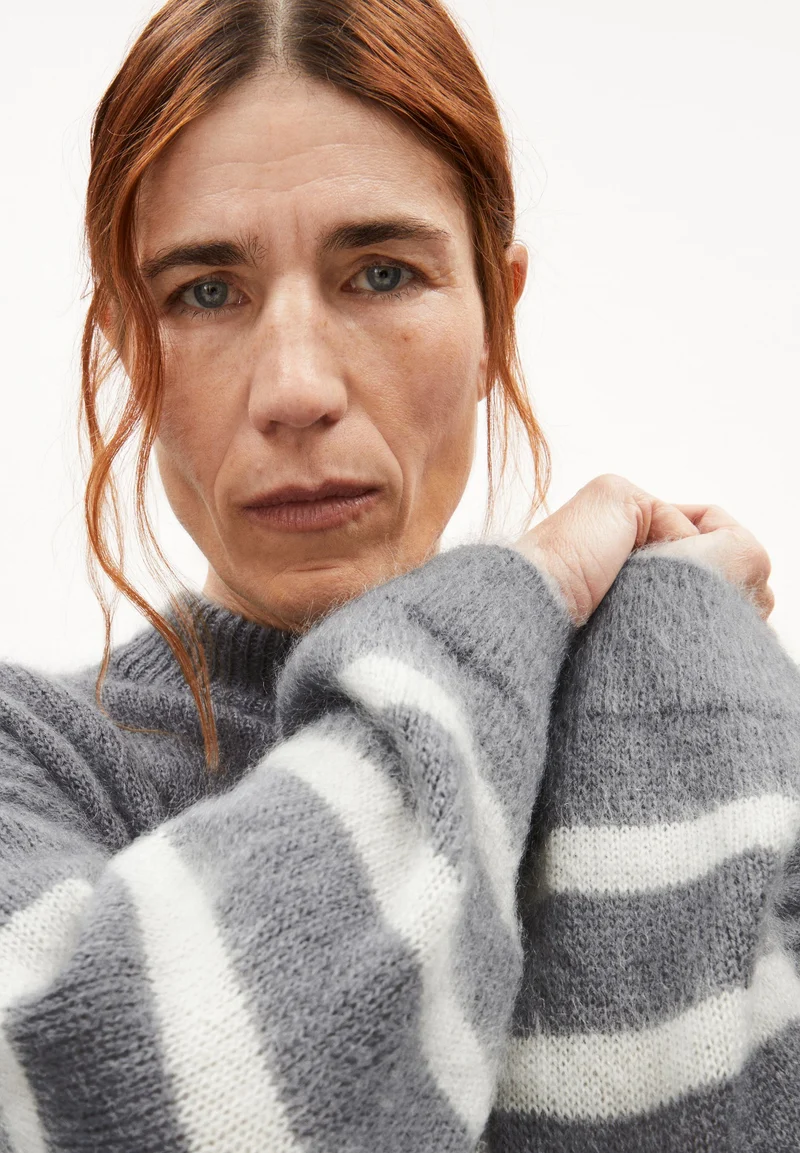 GWYNEIRAA STRIPES | iron cast-oatmilk