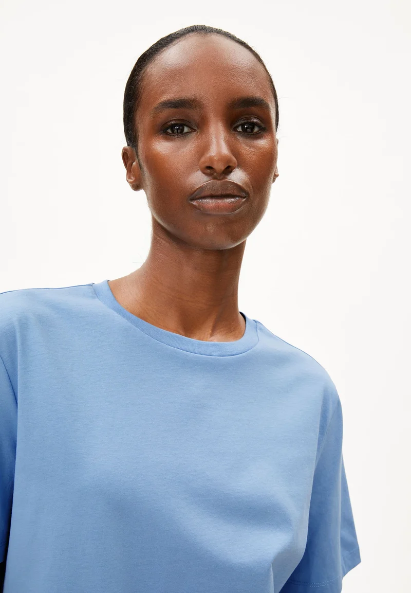 LUALAA T-SHIRT | silky blue