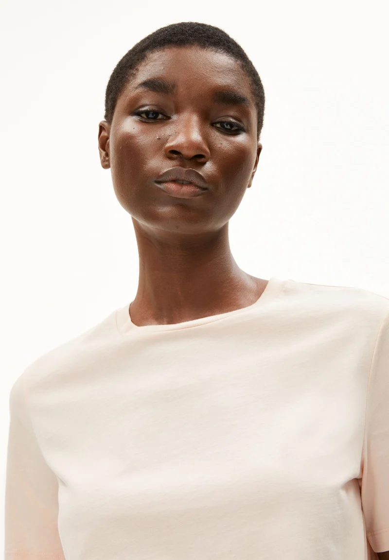 LUALAA T-SHIRT | pale peach