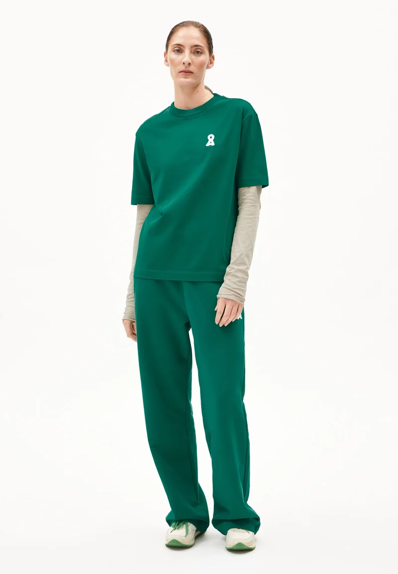 ICONIC Å TARJAA T-SHIRT | emerald green