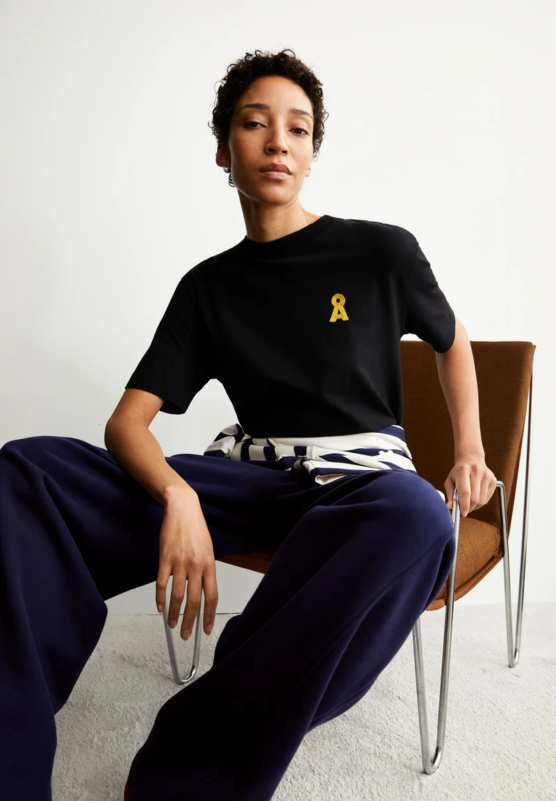 ICONIC Å TARJAA T-SHIRT | black