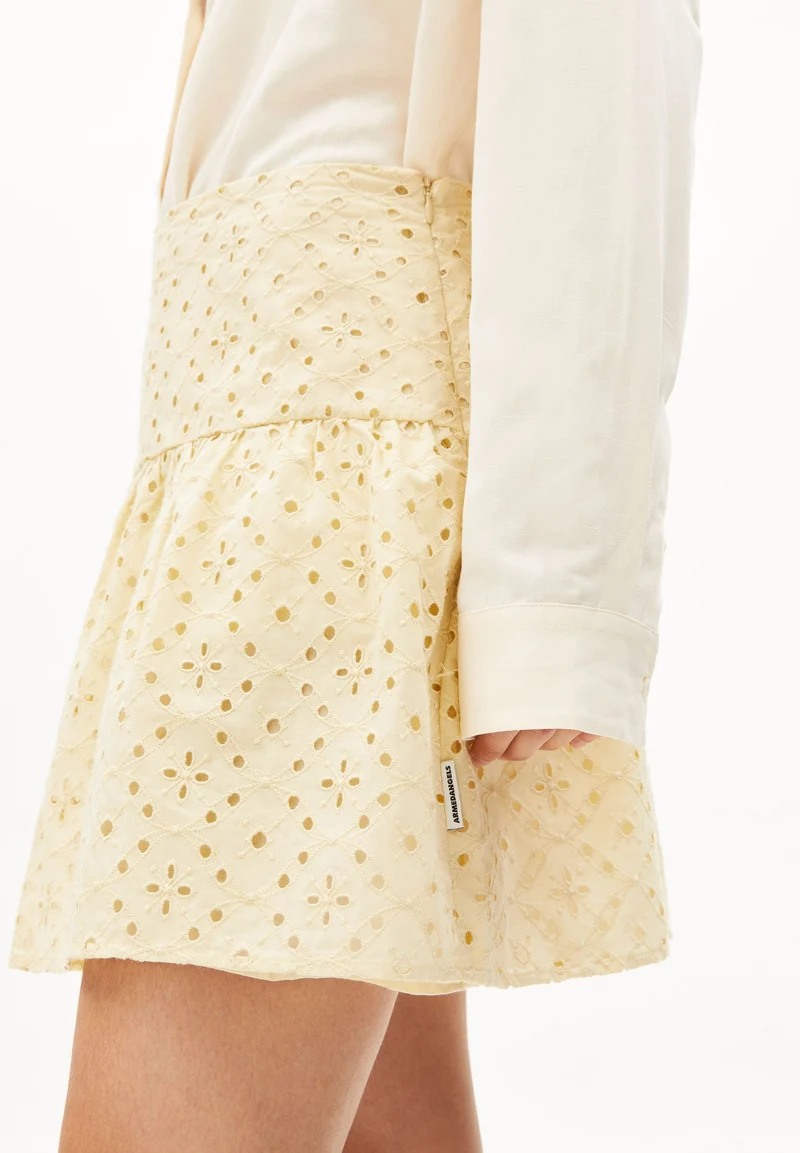 MALISSAA BROIDERY | summer hay