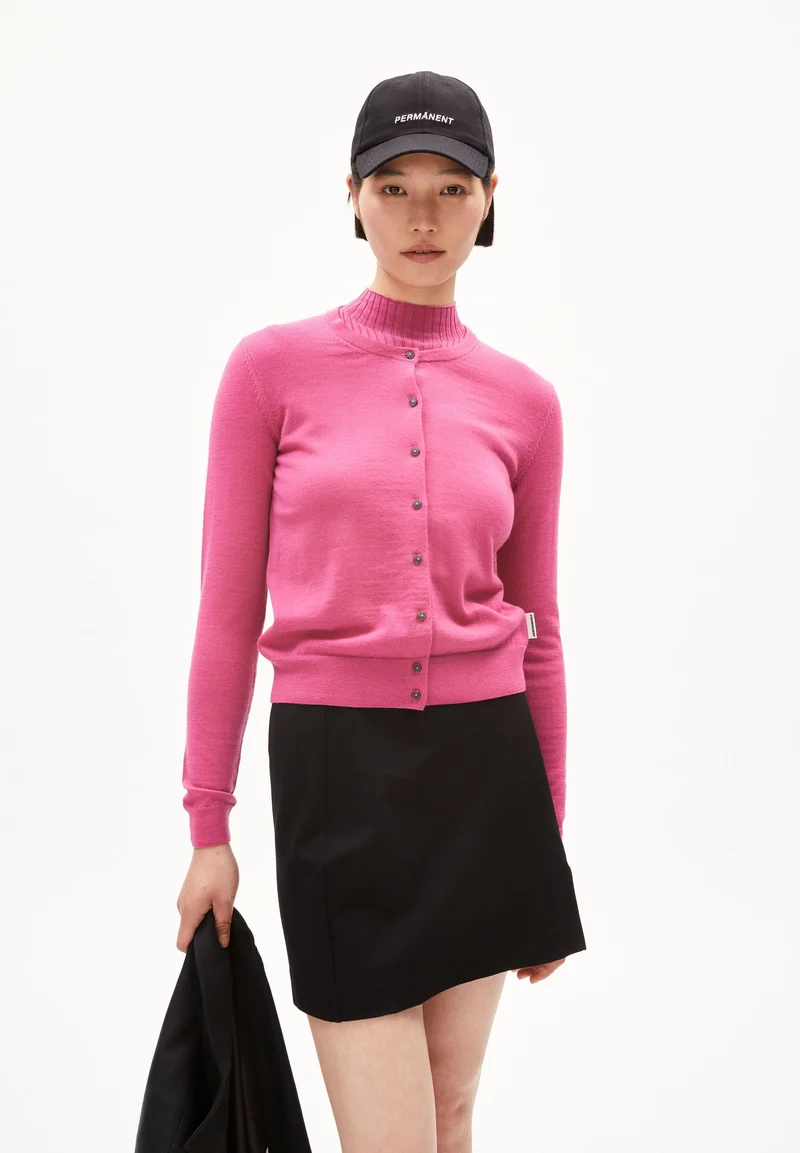 OPHALIAA MERINO STRICKJACKE | crushed berry