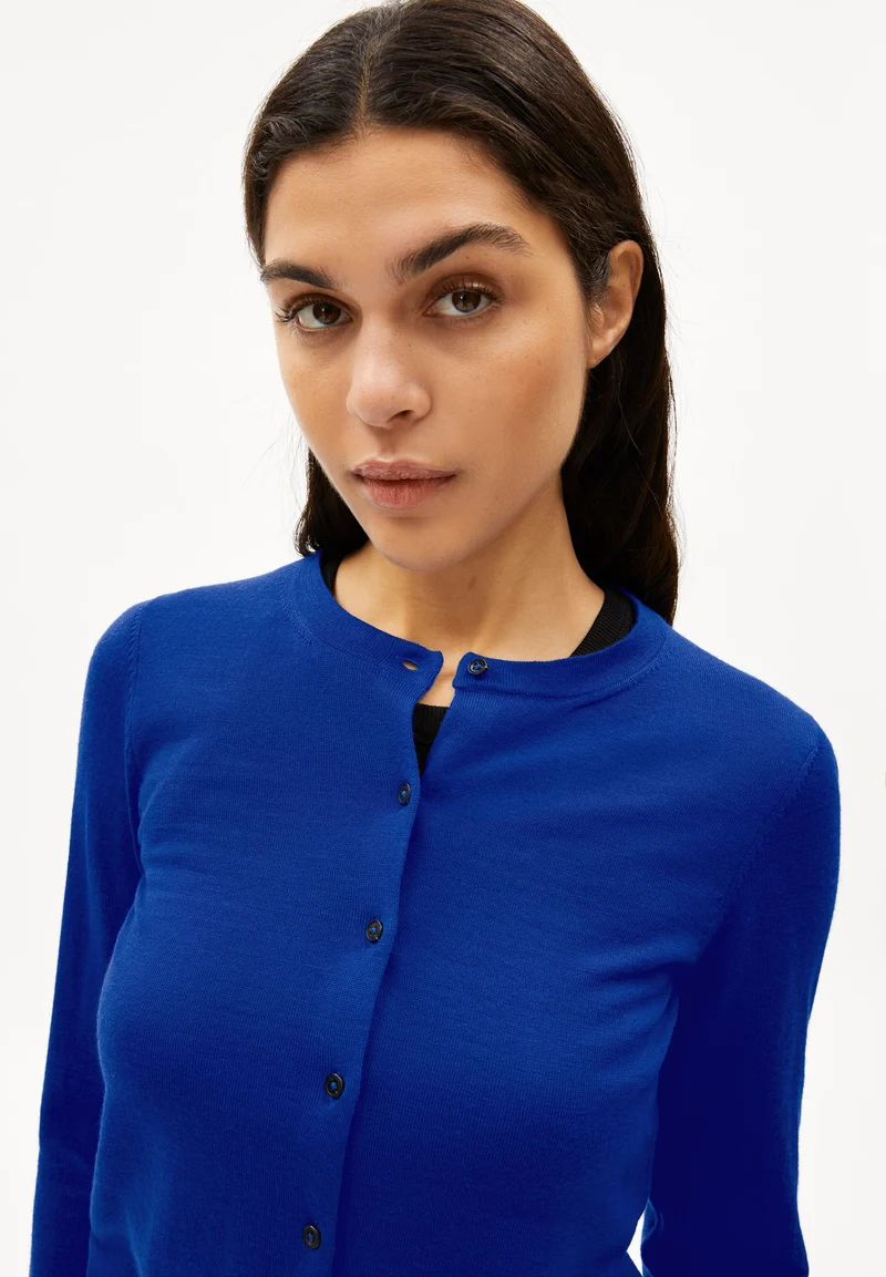 OPHALIAA MERINO STRICKJACKE | lapis blue
