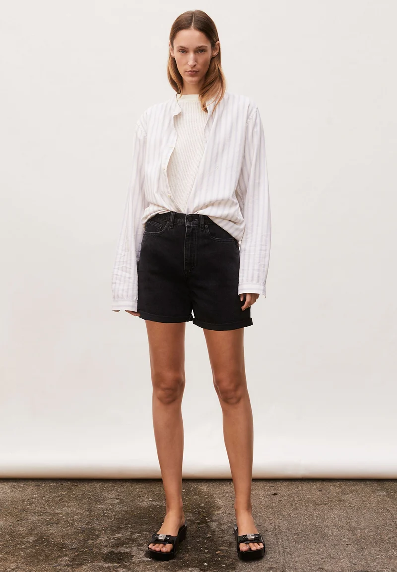 SHEAARI HIGH WAIST JEANS-SHORTS | ebony black