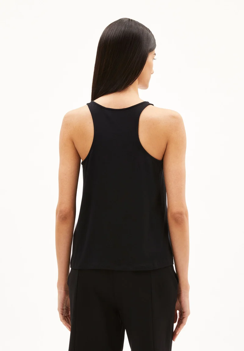 ARELINAA | black