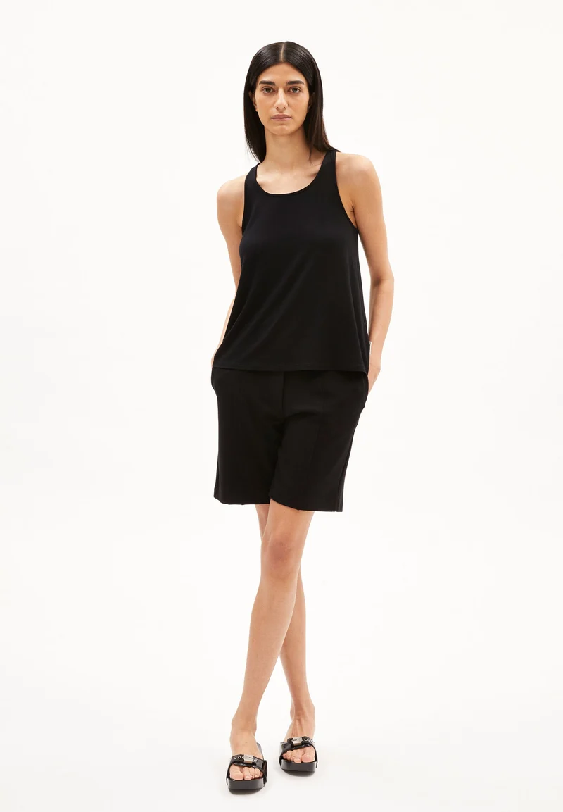 ARELINAA | black