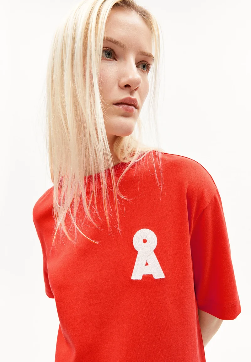 TARJAA Å EMBRO | poppy red