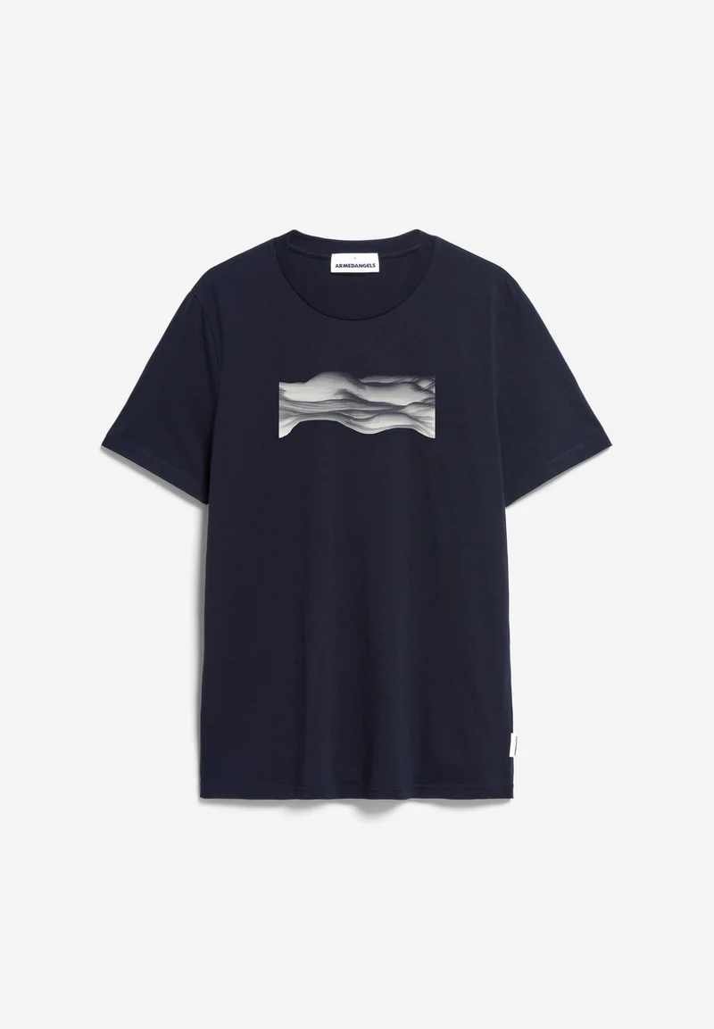 JAAMES WAVY CLOUDS | night sky