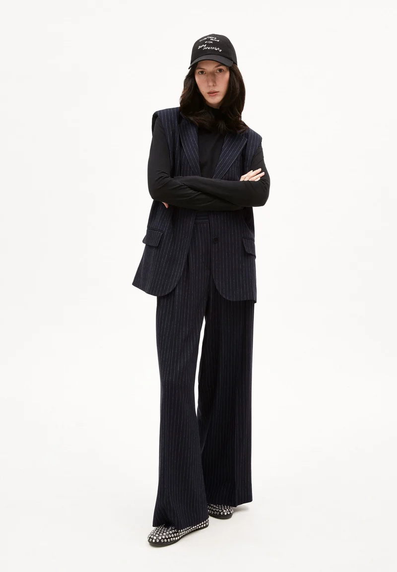 AAVEST PINSTRIPE | night sky-white