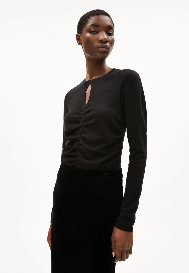 LALEAA FESTIVE | black
