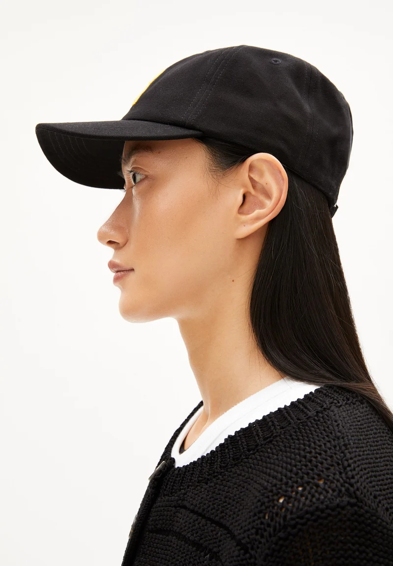 ICONIC Å YENAAS KAPPE | black