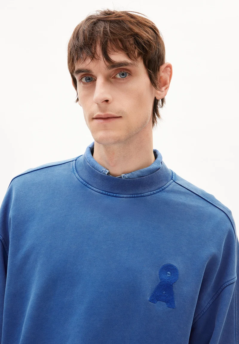 EMAAL CREWNECK GMT DYE | dynamo blue washed