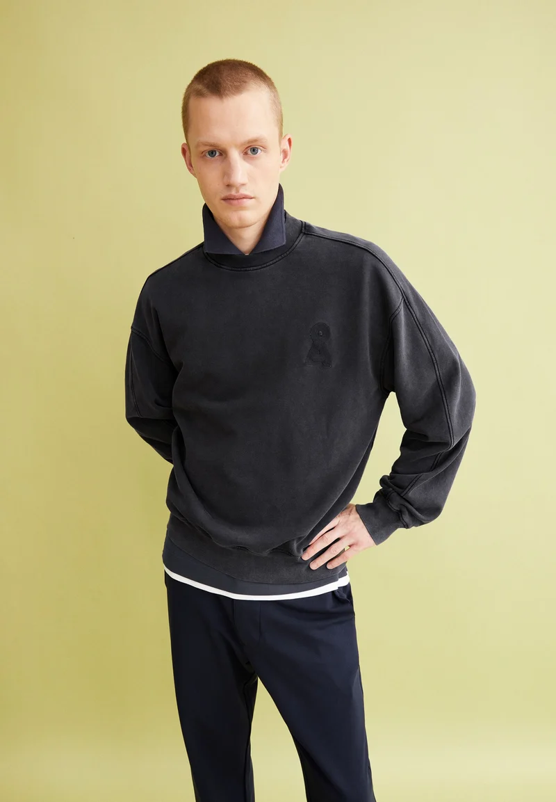 EMAAL CREWNECK GMT DYE | black washed