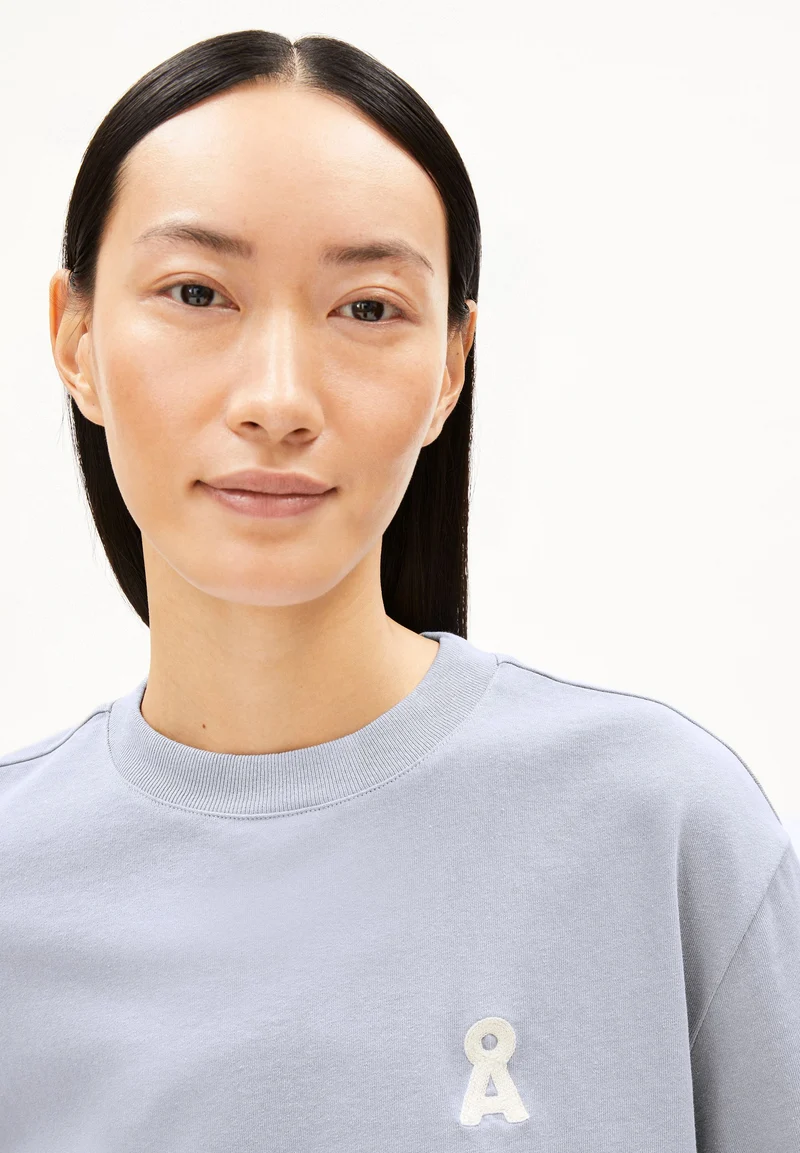 ICONIC Å TARJAA T-SHIRT | misty morning
