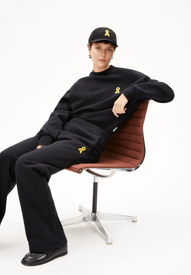 ICONIC Å ALIZAA SWEATSHIRT | black