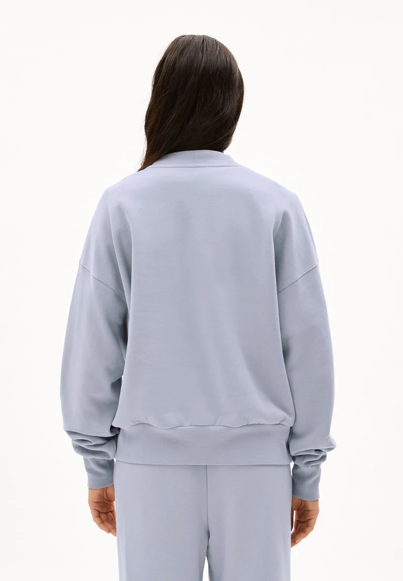 ICONIC Å ALIZAA SWEATSHIRT | misty morning