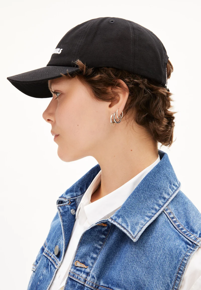 YENAAS WORD ICONIC Å | black
