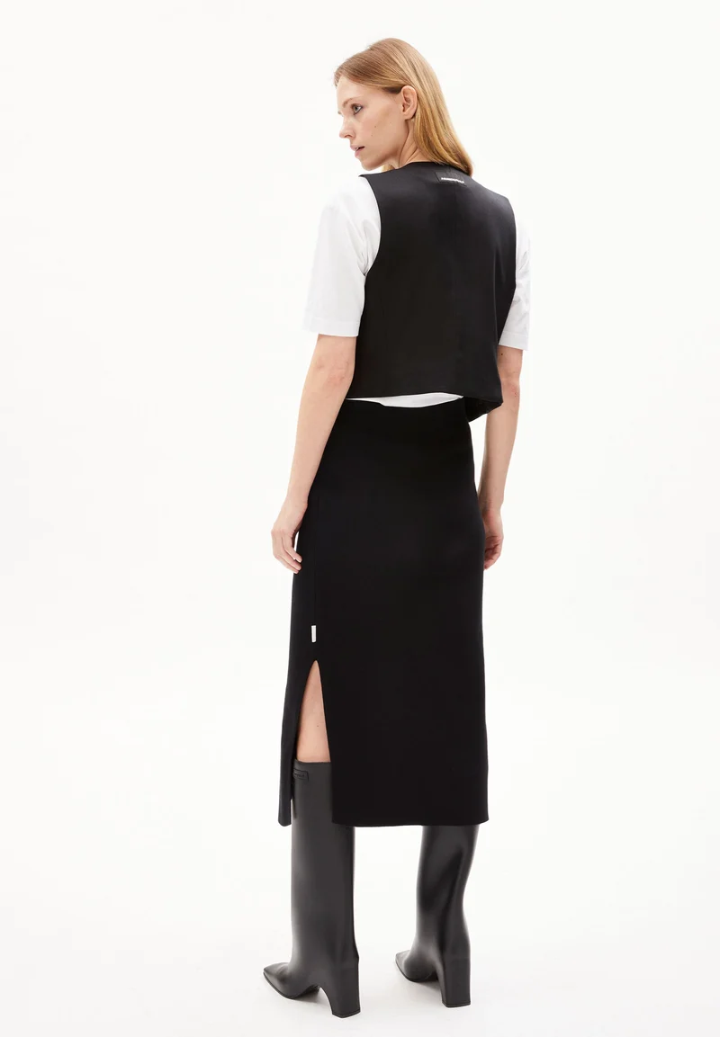 MAALIN | black