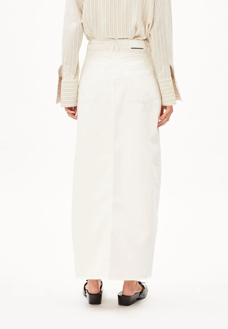 KITAARI DEMI | white