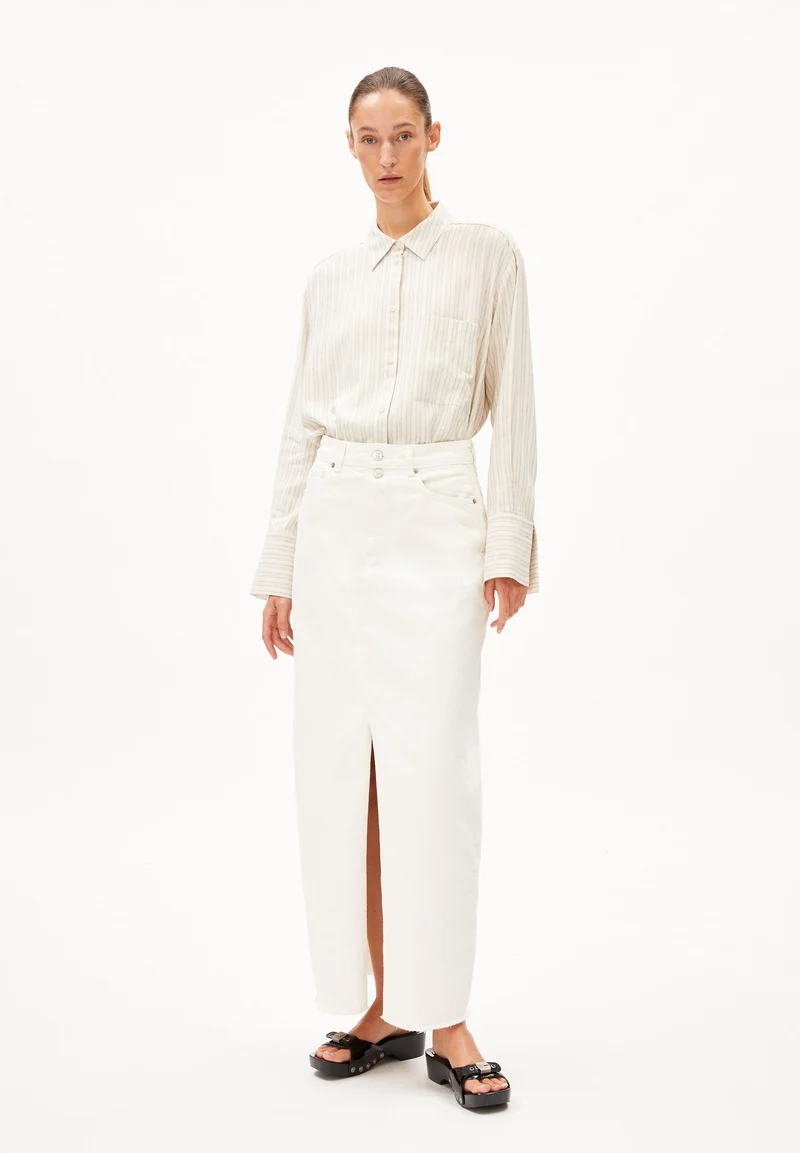 KITAARI DEMI | white