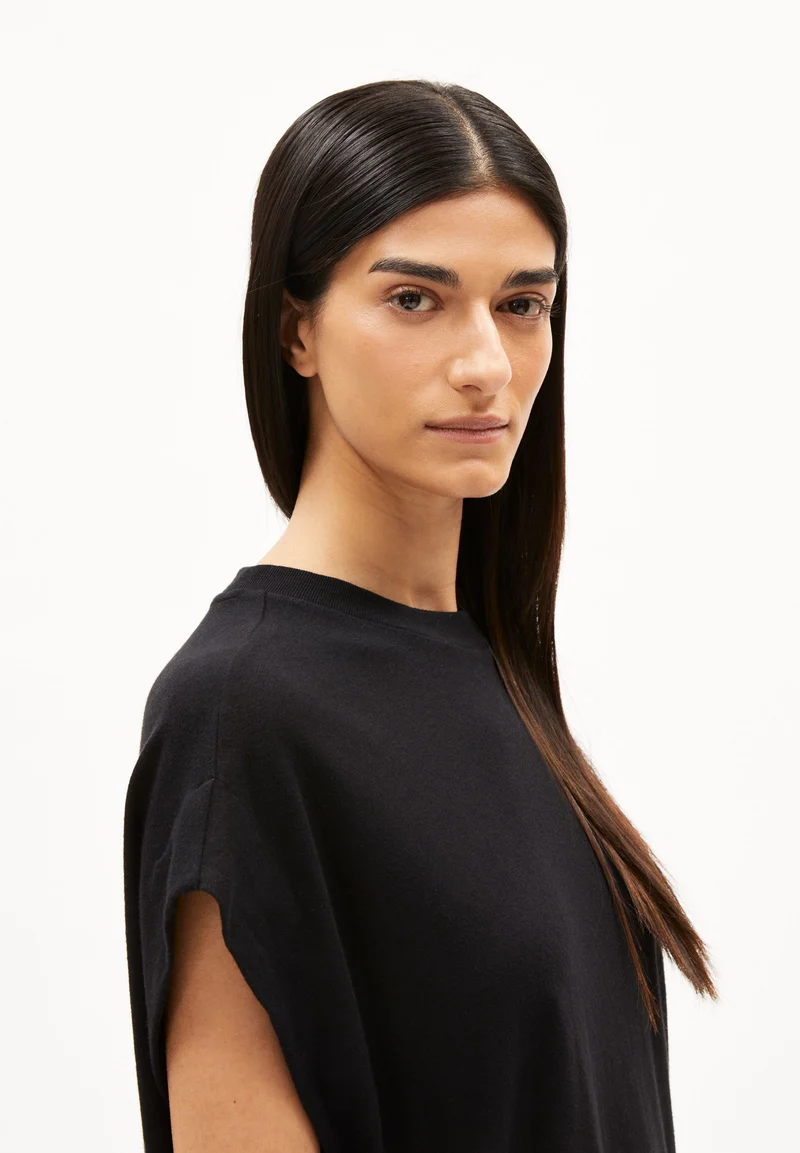 DAARIXA LINEN | black