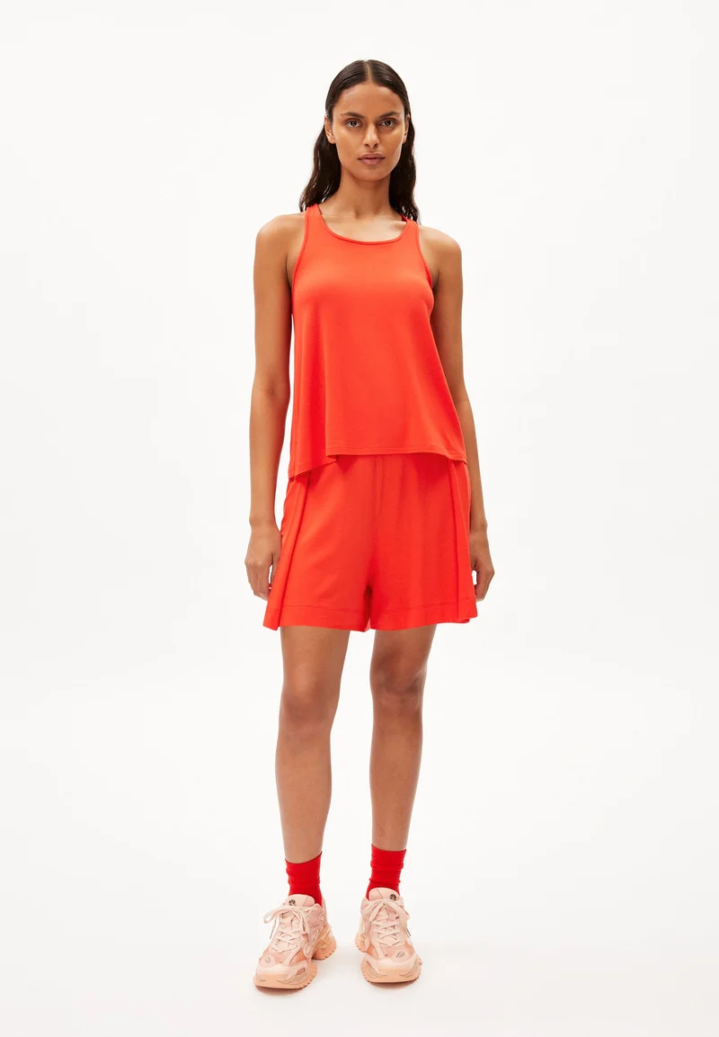 ARELINAA | poppy red