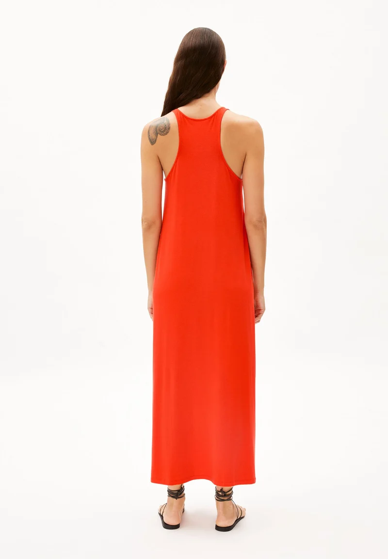 NISAA LITAA | poppy red