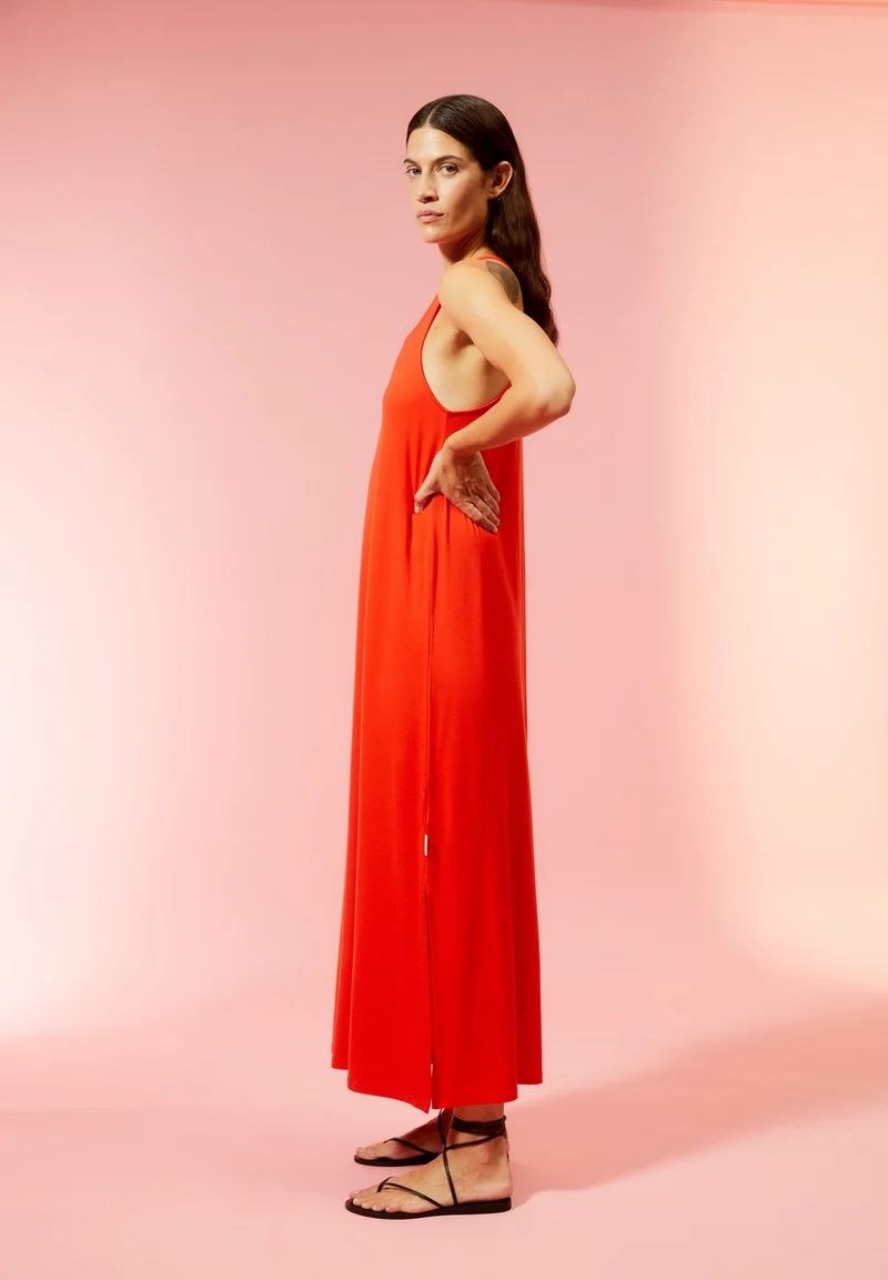 NISAA LITAA | poppy red