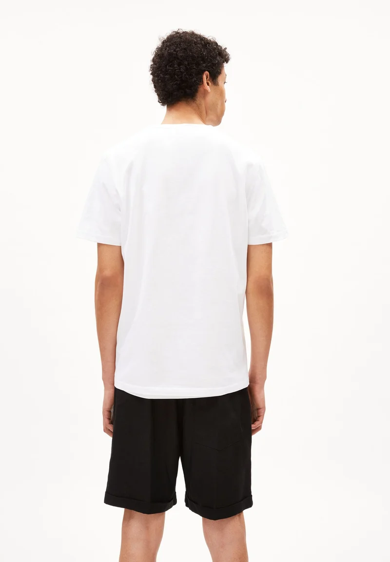 JAAMES WAVY CLOUDS | white